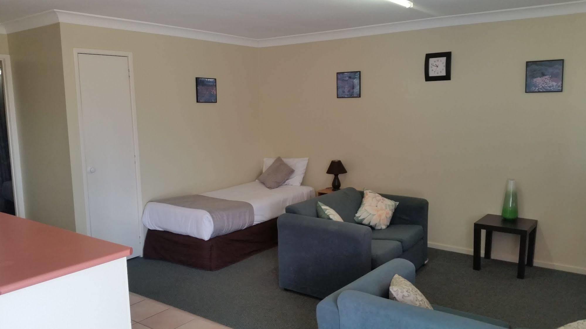 Clifford Park Motor Inn Toowoomba Exterior photo